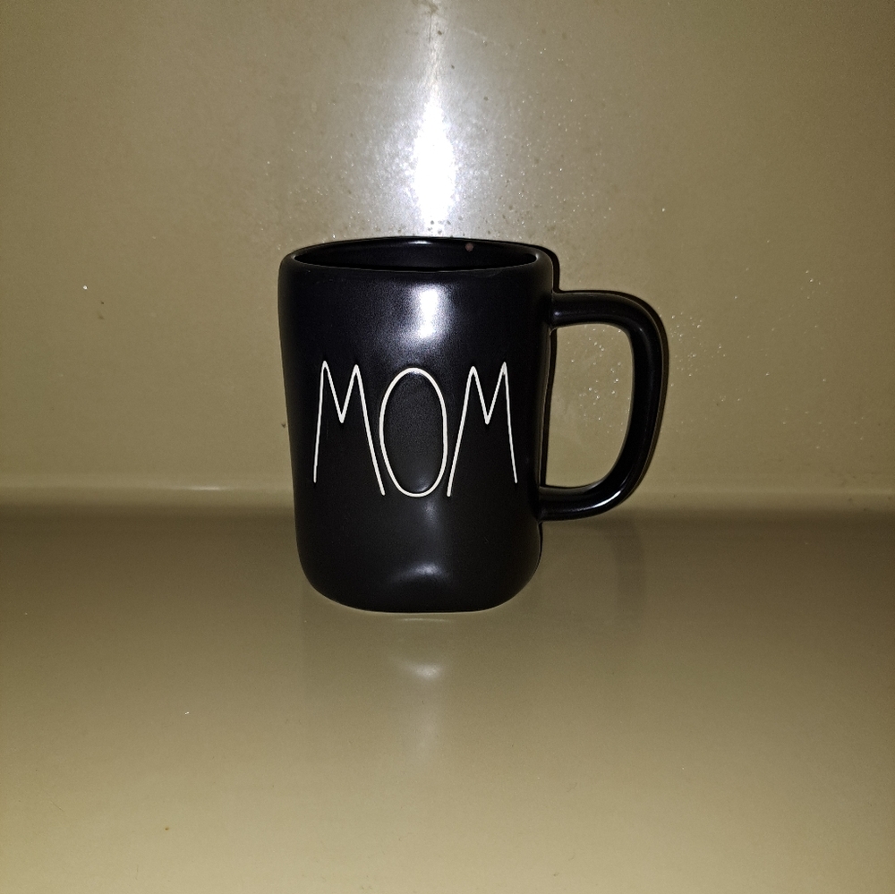 Black 'MOM' Mug Rae Dunn